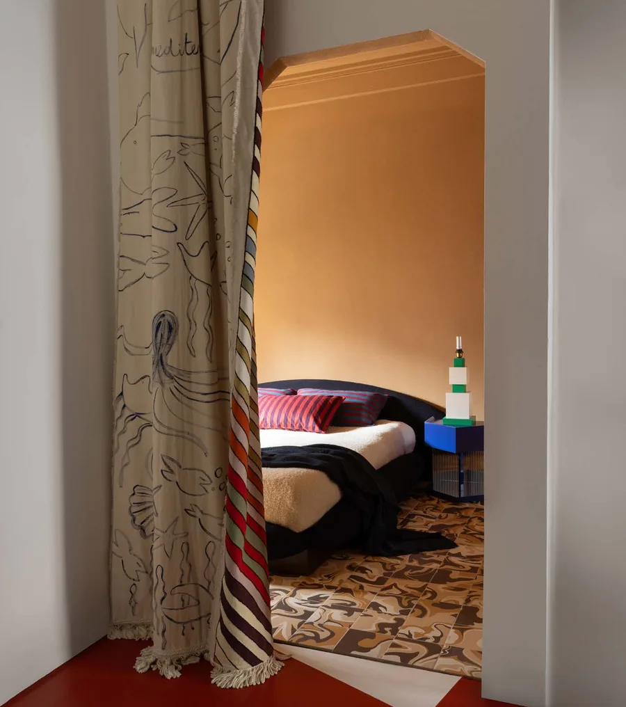Rom-eo bed by Softhouse, luxury beds