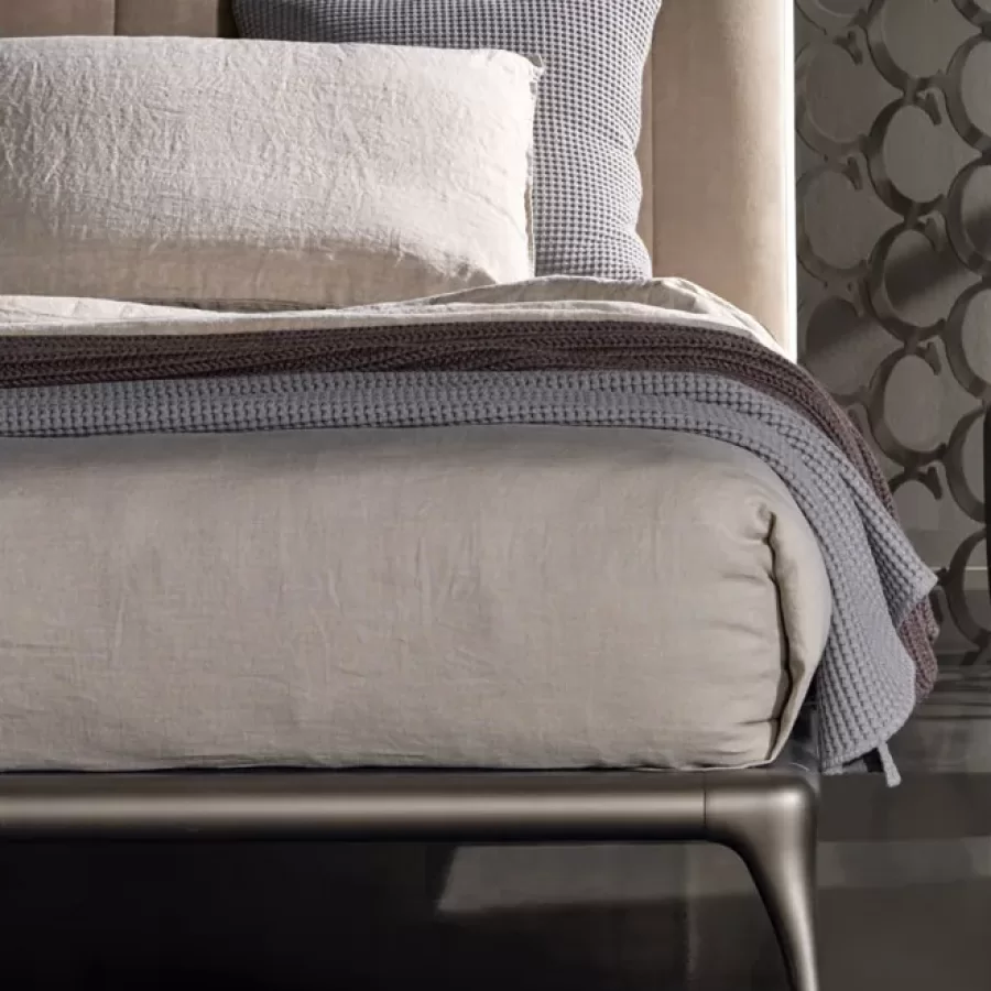 Iseo Bed by Cantori, for a luxury bed set, for 120, 160 or 180 x 200 cm mattresses
