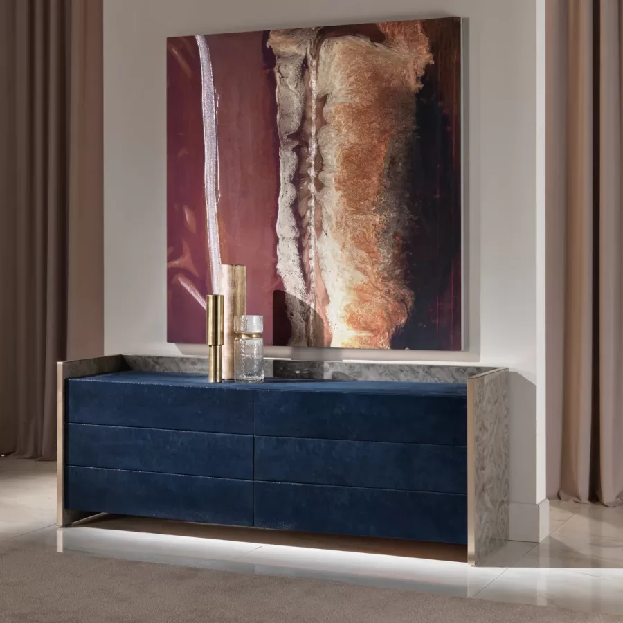 Eagle Dresser by Epoque, Italian furniture company for the bedroom, in leather