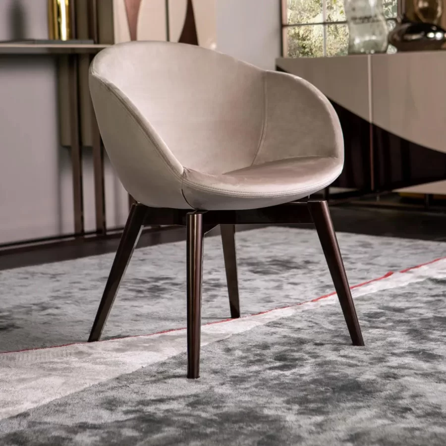 Snake Dining Chair by Epoque, Italian furniture company for the dining room, in leather
