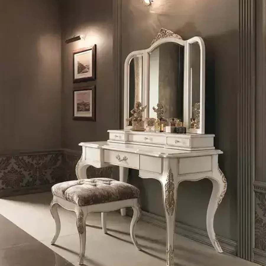 Gran Guardia Pouf 2075 by Francesco Pasi, luxury bedroom furniture