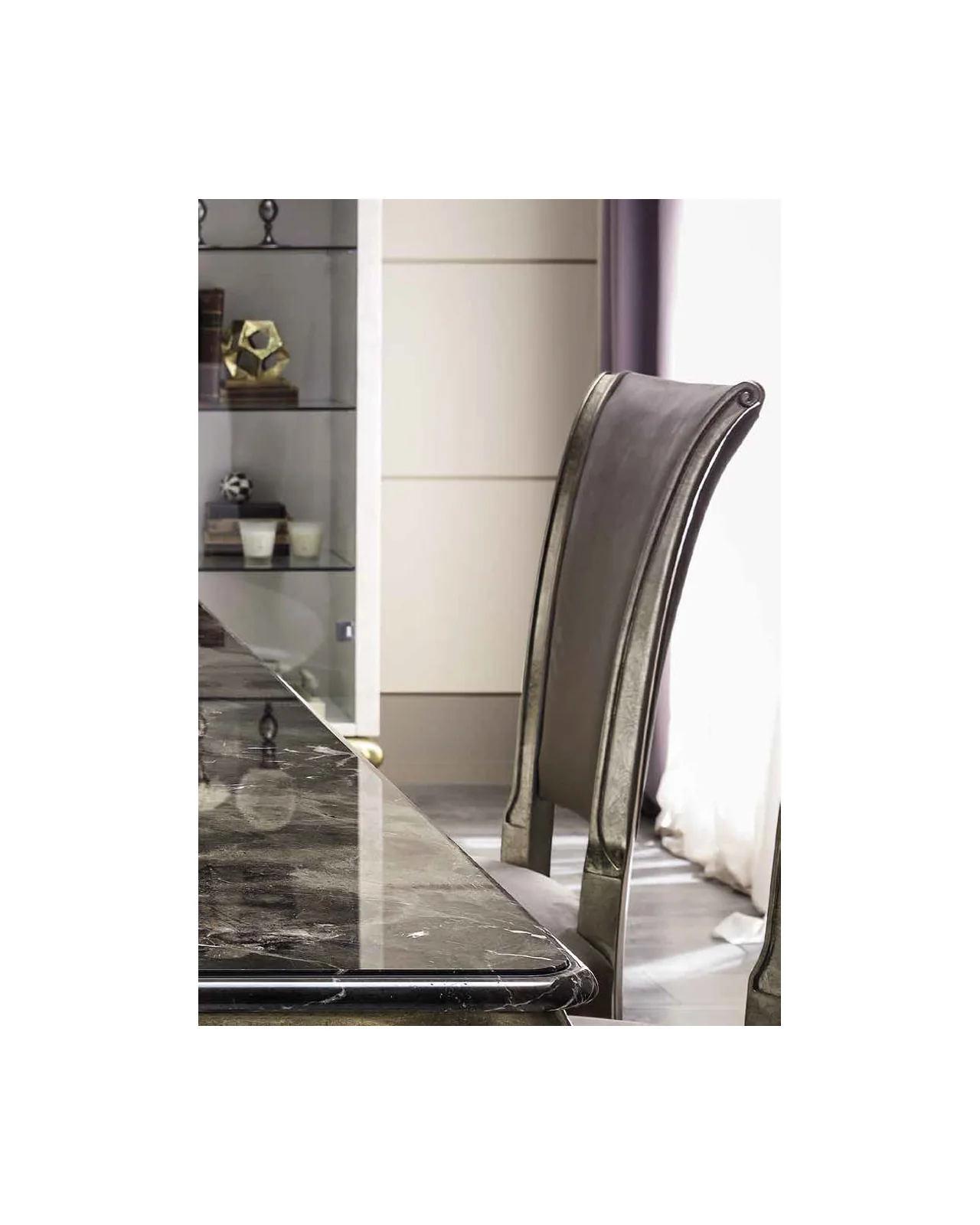 Raffaello dining table by Cantori, in an interior setting, photo 3 of 3