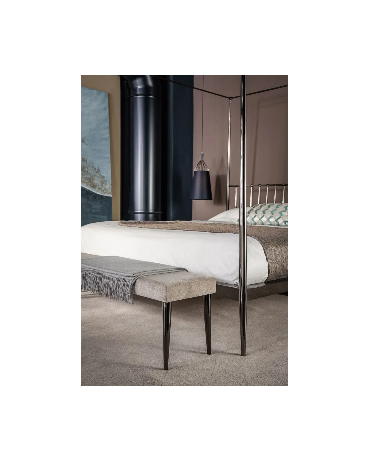 Urbino Canopy bed by Cantori, in an interior setting, photo 2 of 9