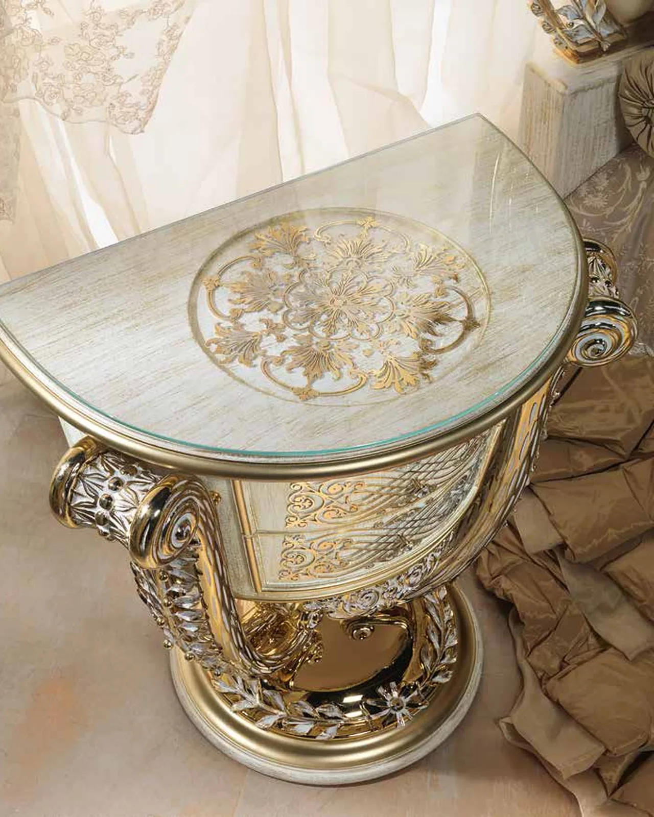 Aida Bedside Table AD102, Cappelletti Aida collection, classic Italian bedside table product view, photo 1 of 3
