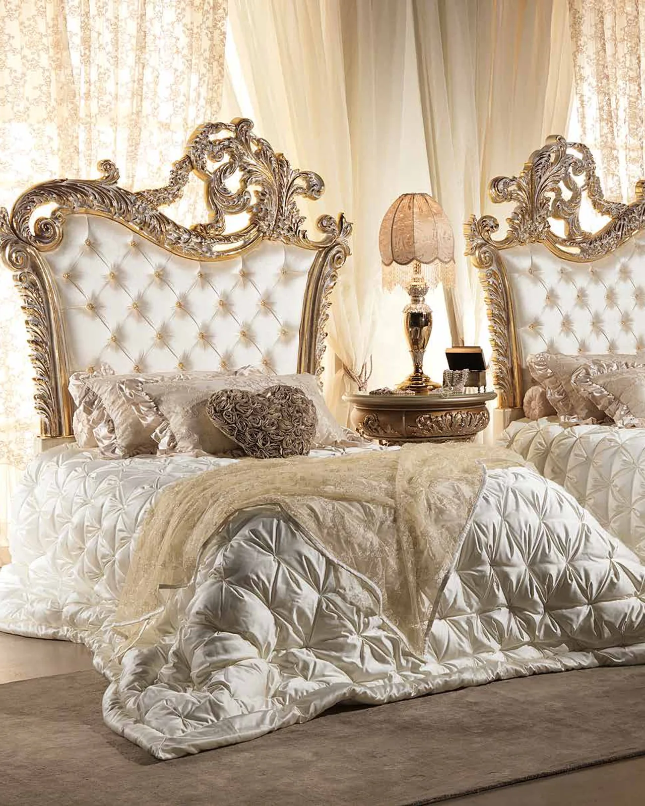Aida Dressing Table N25003, Cappelletti Aida collection, classic Italian dressing table in a classic bedroom setting, photo 2 of 2
