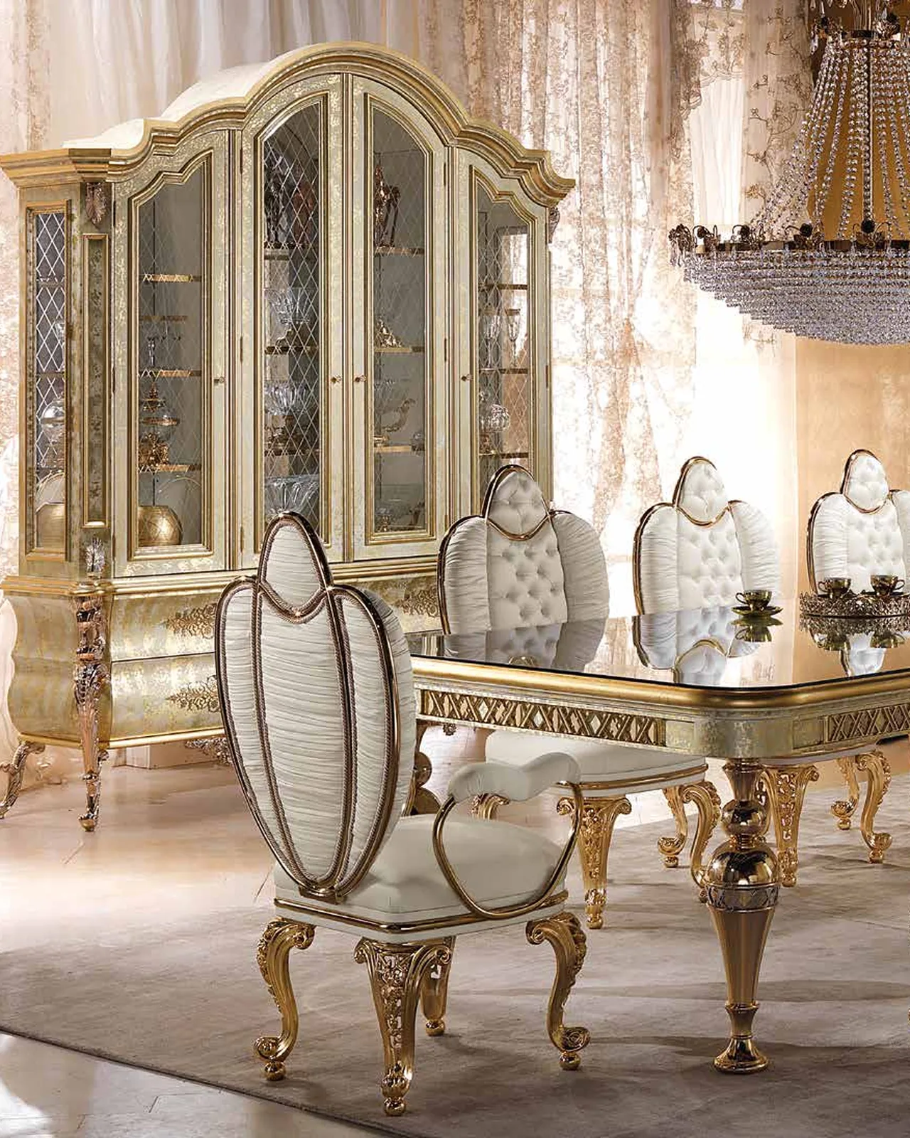 Aida Four-Door Showcase AD019, Cappelletti Aida collection, classic Italian display cabinet in a classic dining room setting, photo 4 of 4