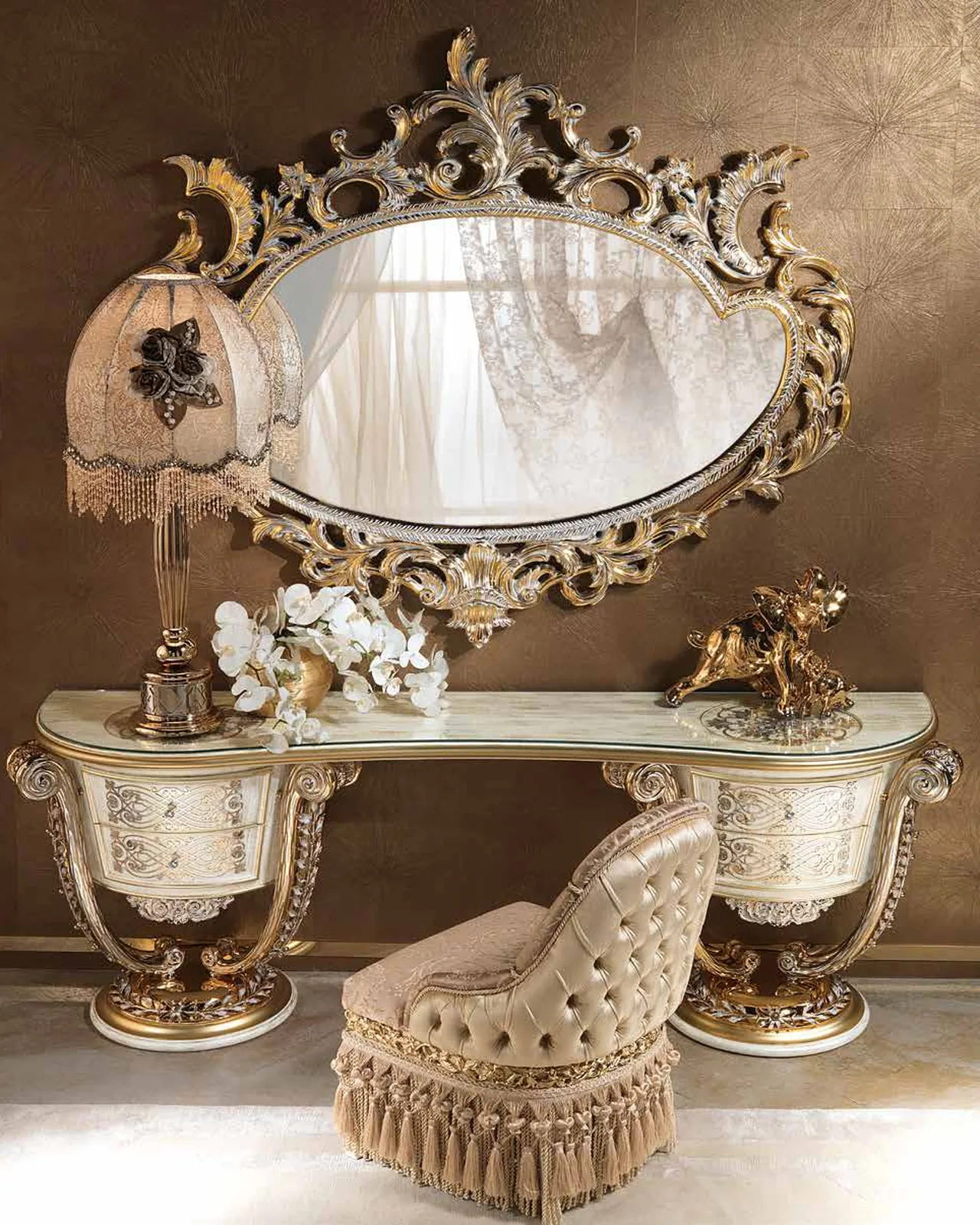 Aida Metal Mirror AD004, Cappelletti Aida collection, classic Italian mirror in a classic bedroom setting, photo 5 of 6