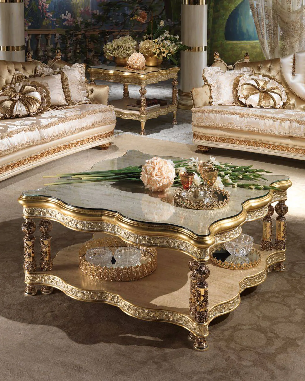 Royal Coffee Table RY074, Cappelletti Royal collection, classic Italian coffee table in a classic living room setting, photo 1 of 3