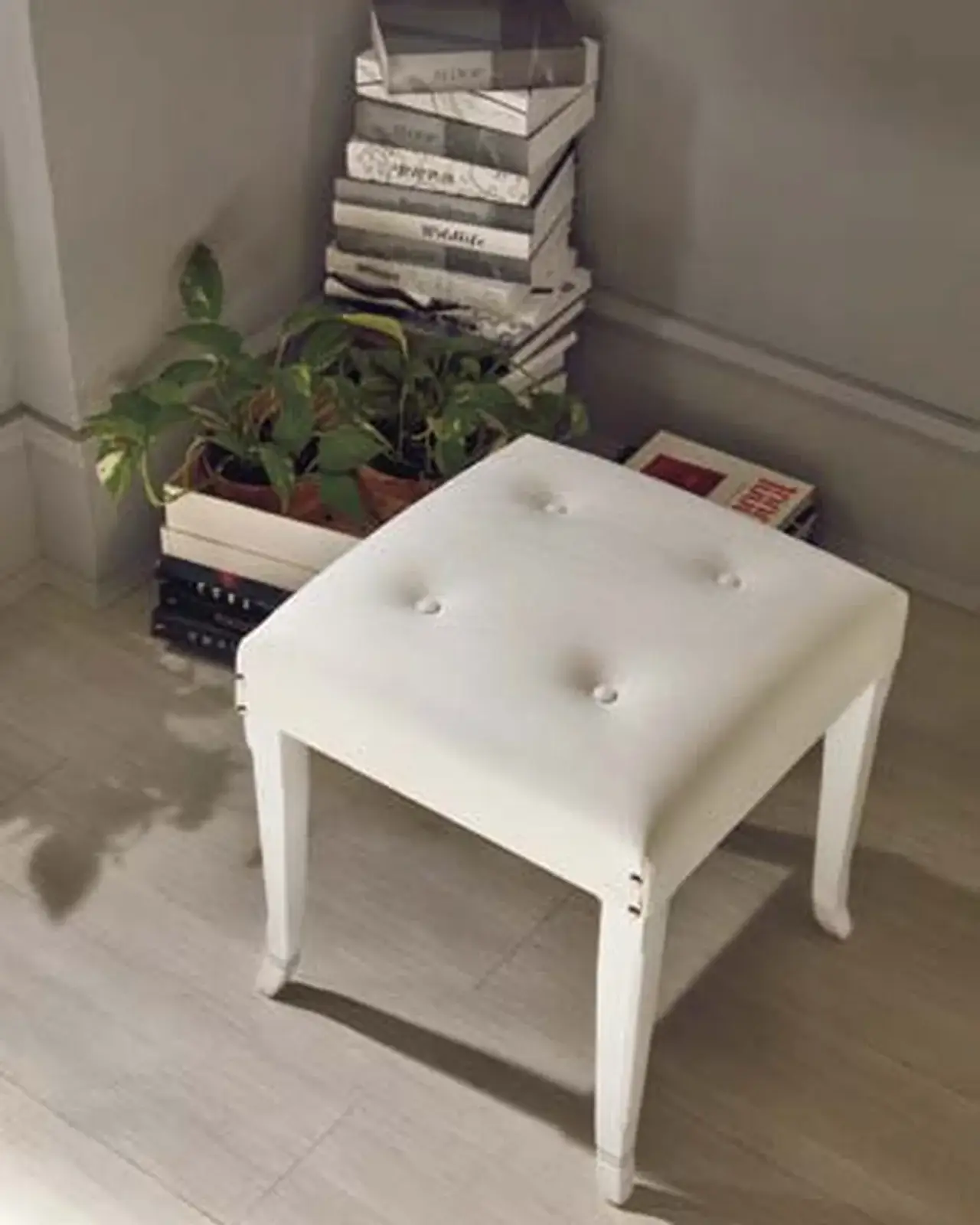 New Deco Leather Pouf by Francesco Pasi, Italian art deco furniture for the bedroom