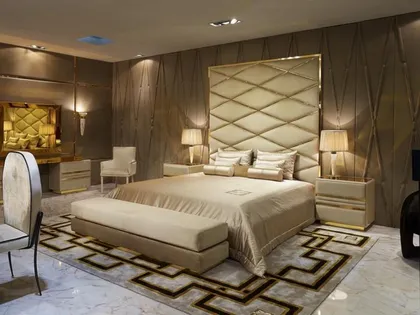 Letto moderno di alta gamma in velluto morbido tortora, con bordo placcato oro sul telaio della testiera e rivestimento in velluto morbido di alta qualità a scelta o come in foto