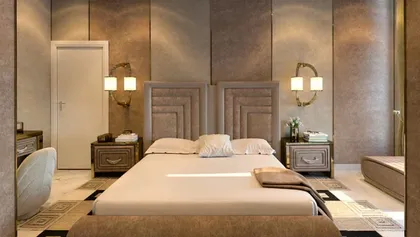Letto imbottito di design italiano di lusso Collier, letto italiano moderno