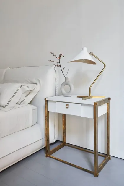 ALMOND bed detail